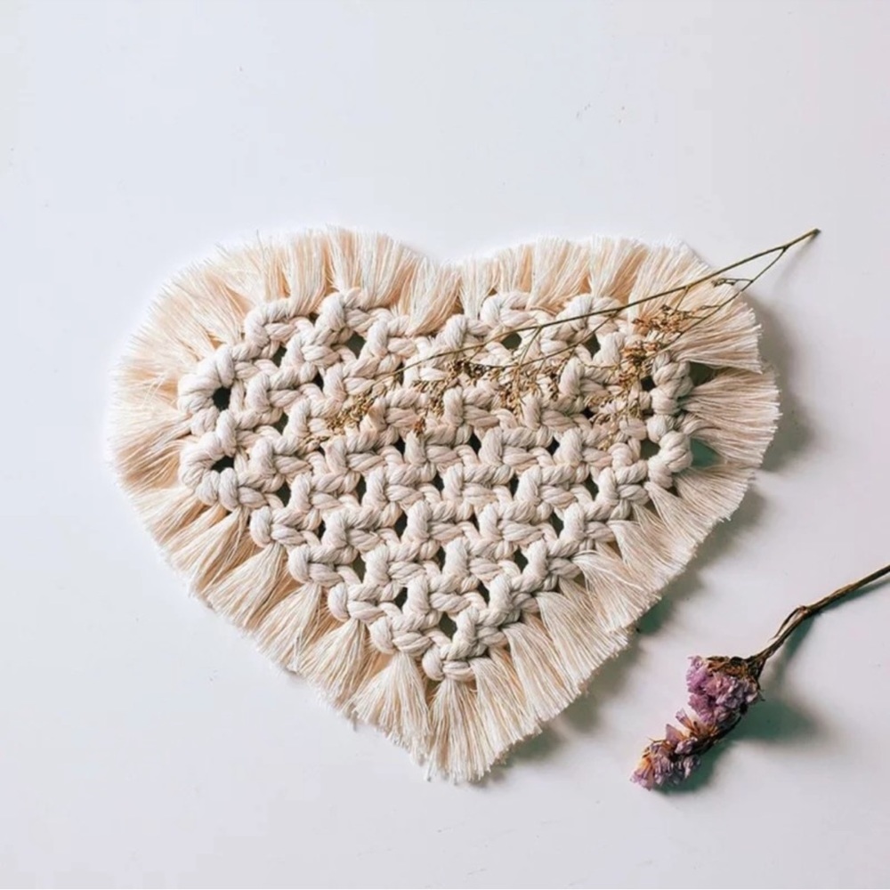 Beautiful BÖHÖ Handmade Heart Shaped Macrame Coaster by Laney> @soul_embellish